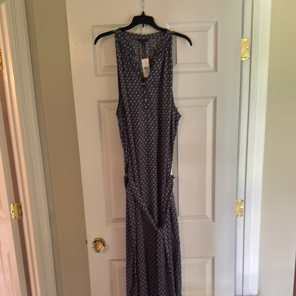 NWT
Ann Taylor Maxi Dress
Size XXL
Sleeveless